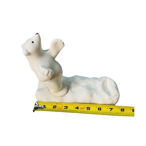 New Polar Bear White Ceramic Wine Bottle Holder Stand Rack Kitchen Bar Lodge - Picture 4 of 14